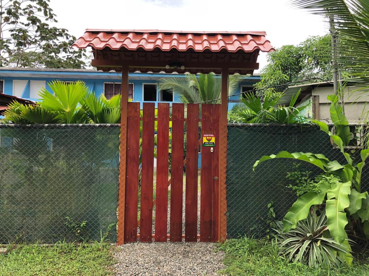Hotel One Love Puerto Viejo Puerto Viejo de Talamanca Exterior photo